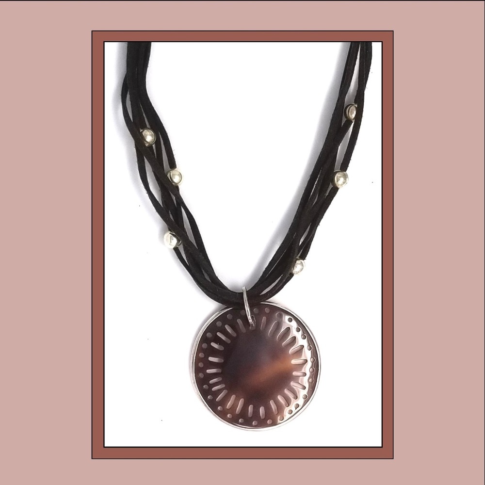 Silpada .925 Pen Shell & Suede Necklace - Retired
